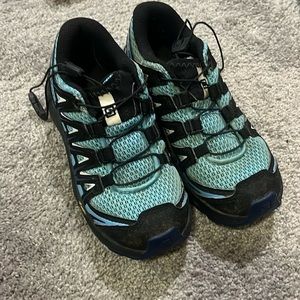 Boys hiking shoes